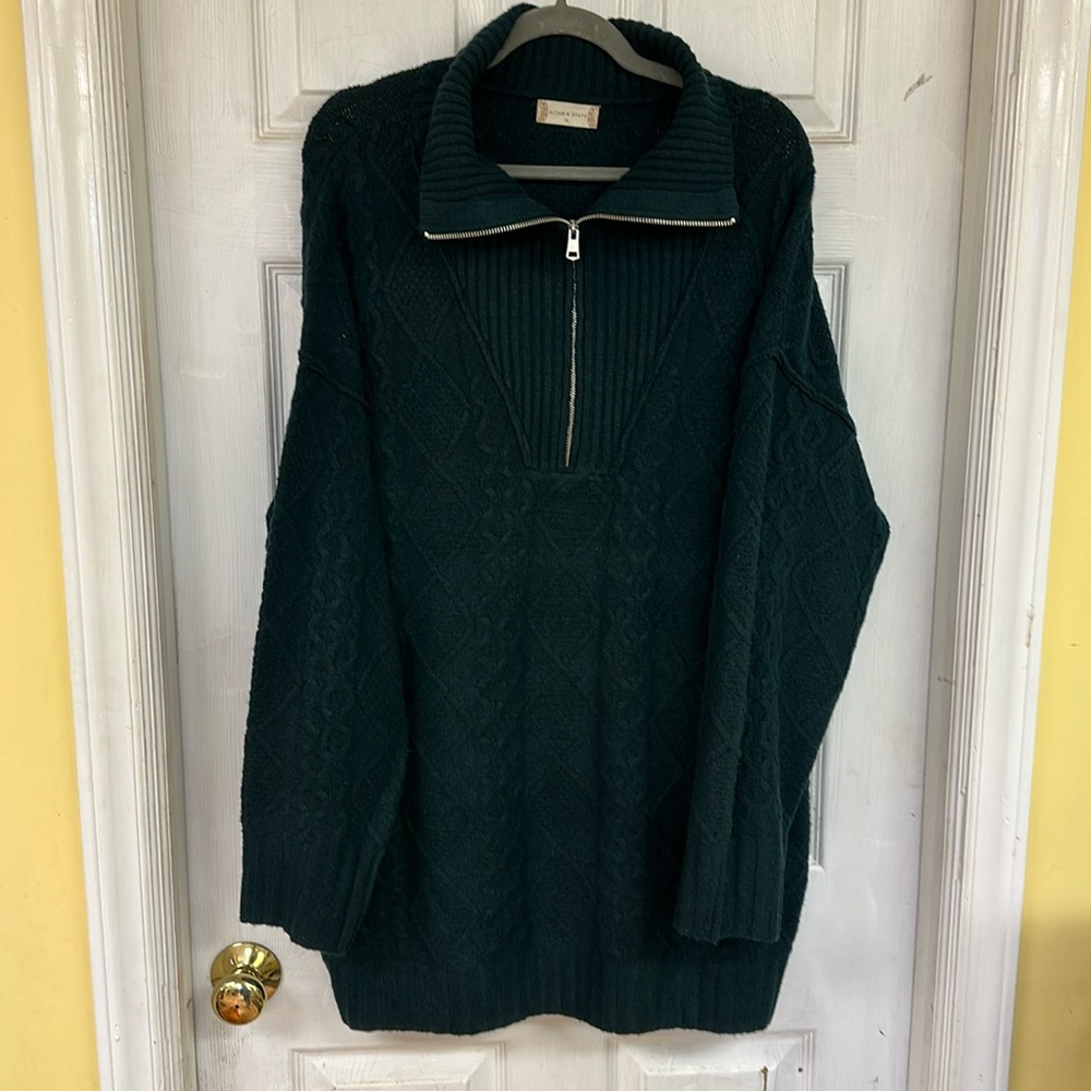 Pull over zipper sweater